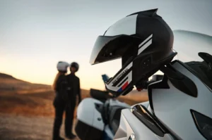 Lire la suite à propos de l’article Guide complet des casques moto BMW : sécurité, styles et choix idéal